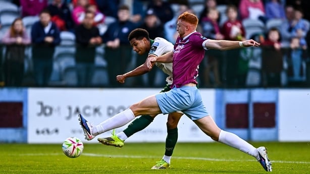 Louth , Ireland - 21 August 2026; Anthony Olusanya of St Patrick's Athletic shoots to score his side's first goal despite the efforts of James Bolger of Drogheda United during the SSE Airtricity Men's Premier Division match between Drogheda United and St Patrick's Athletic at Sullivan & Lambe Park i