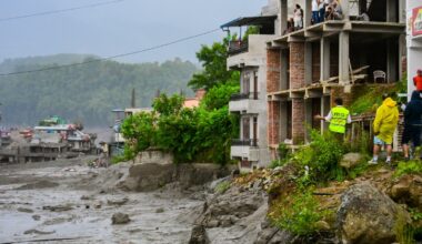 Nepal says 823 out of contact after deadly floods