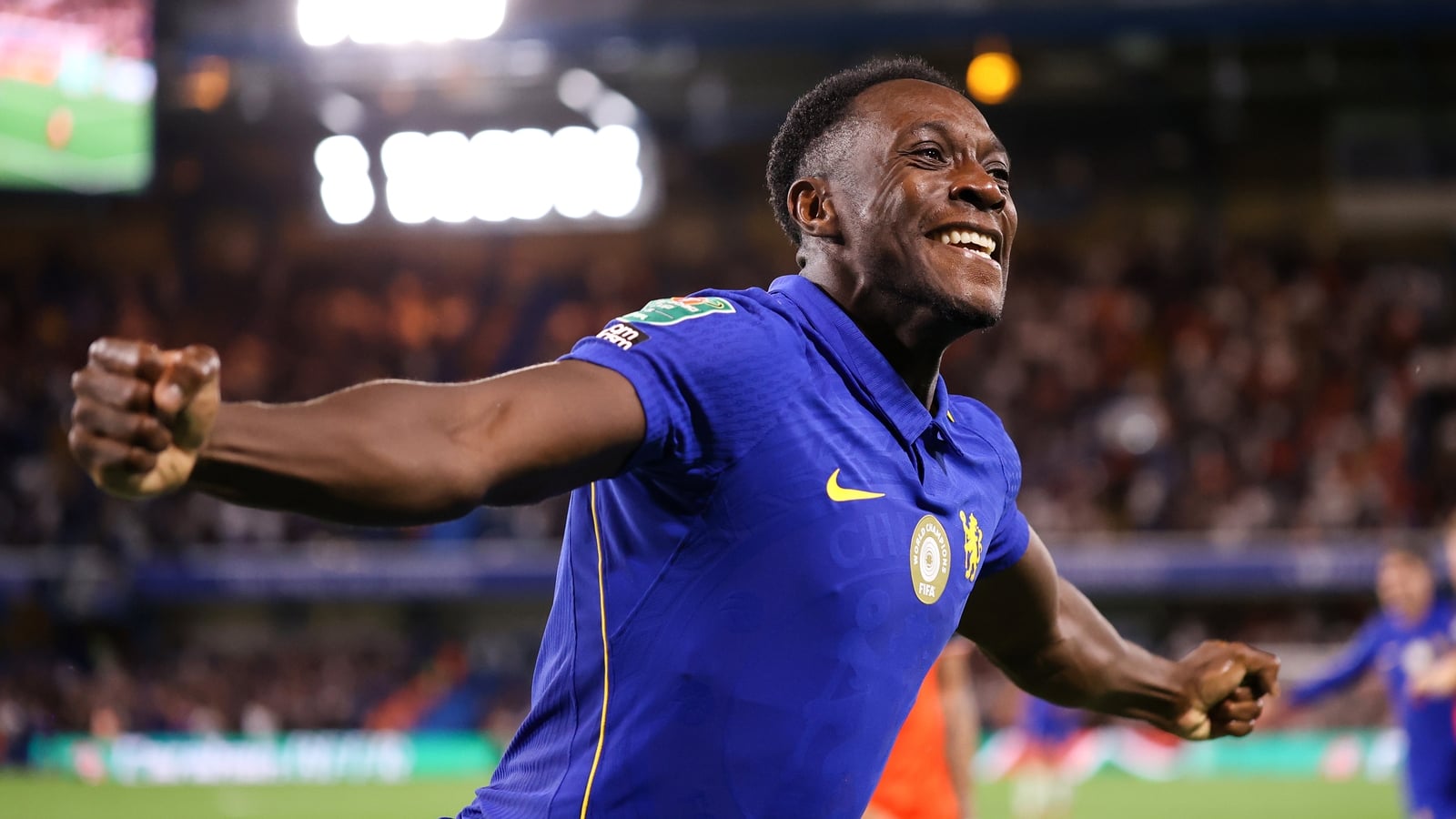 Carabao Cup: Welbeck off the mark, Fulham cruise