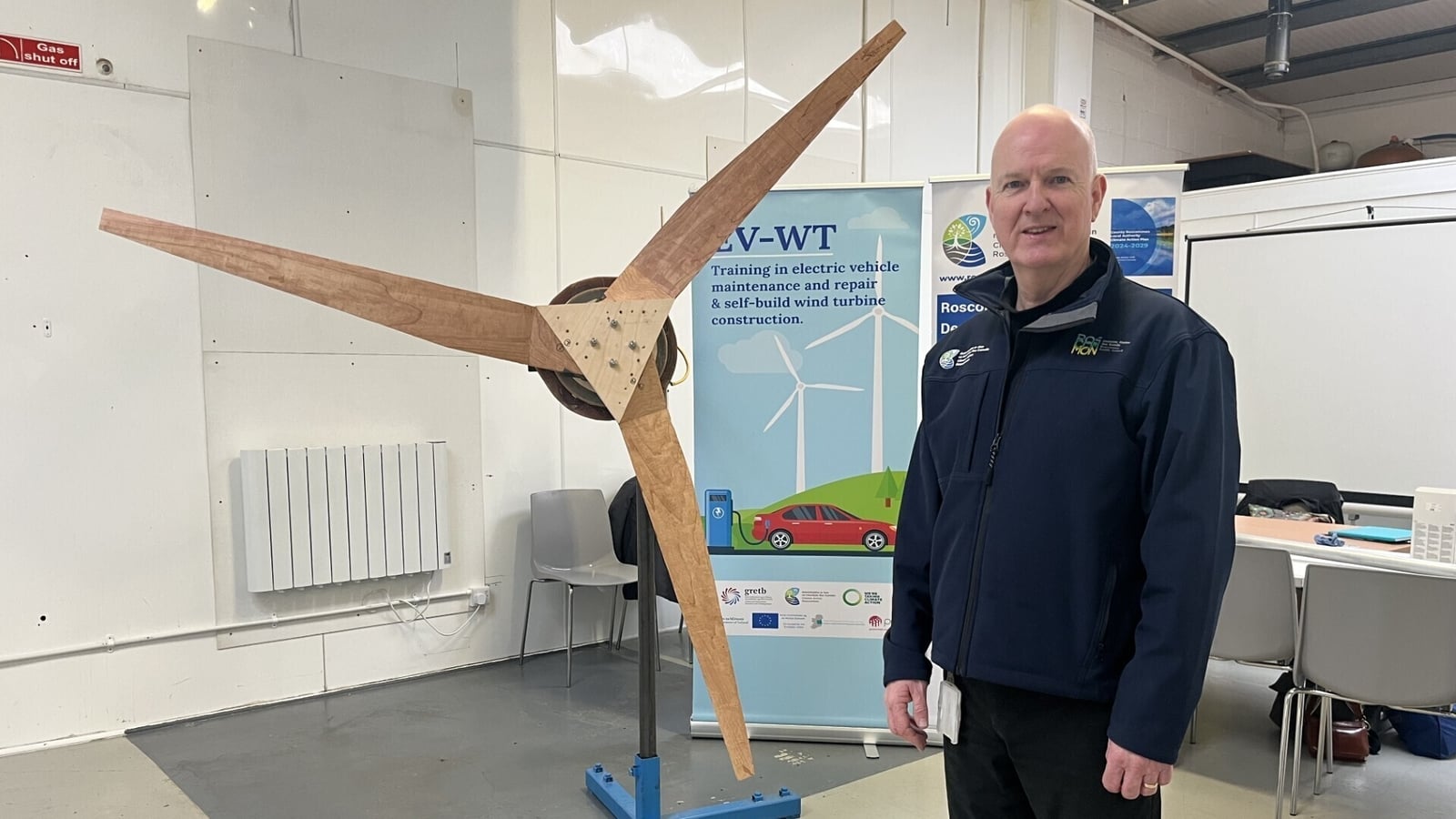Wind turbine-making course aims to ease energy costs