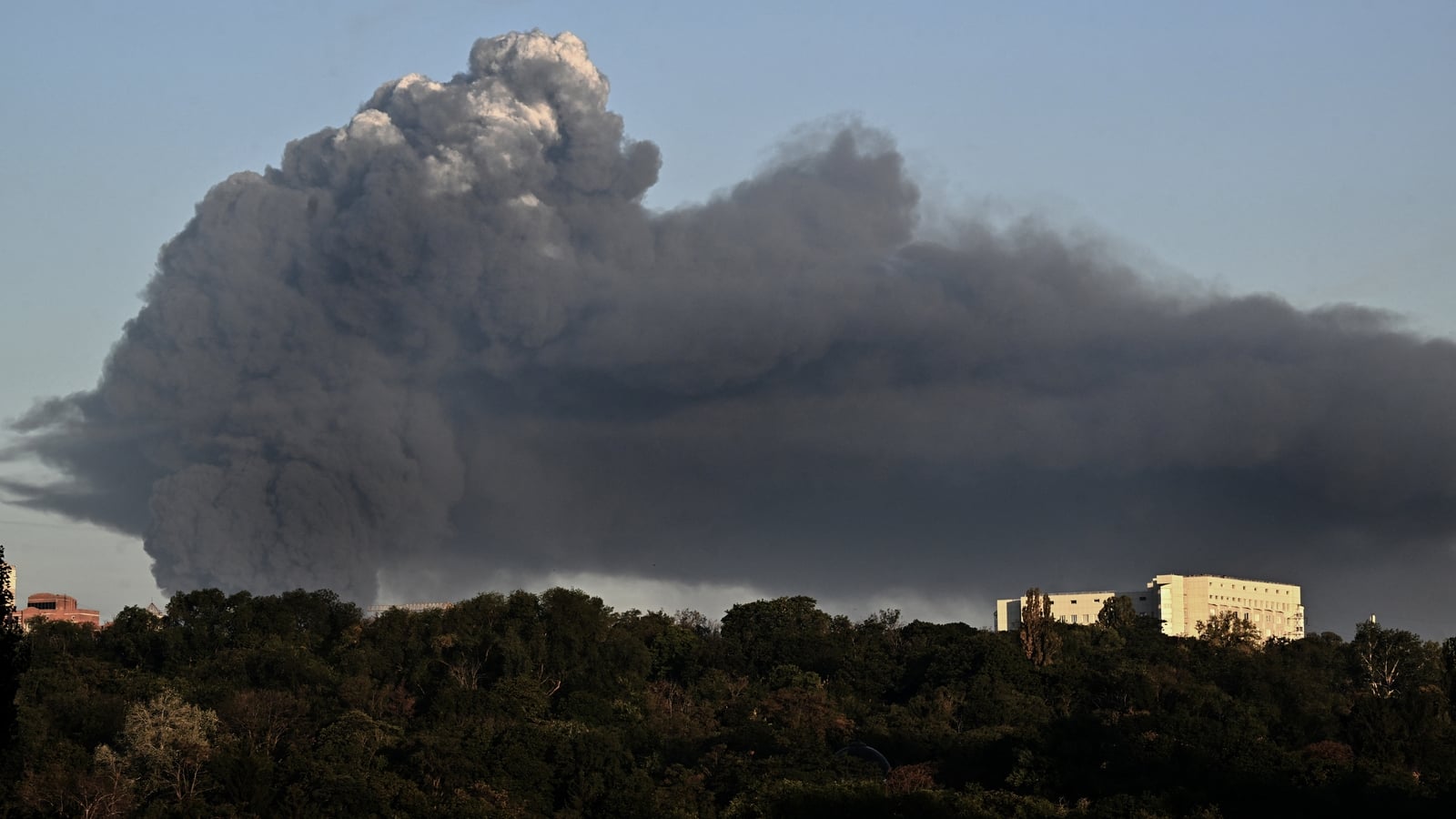 27 dead after Russian strike on Ukraine