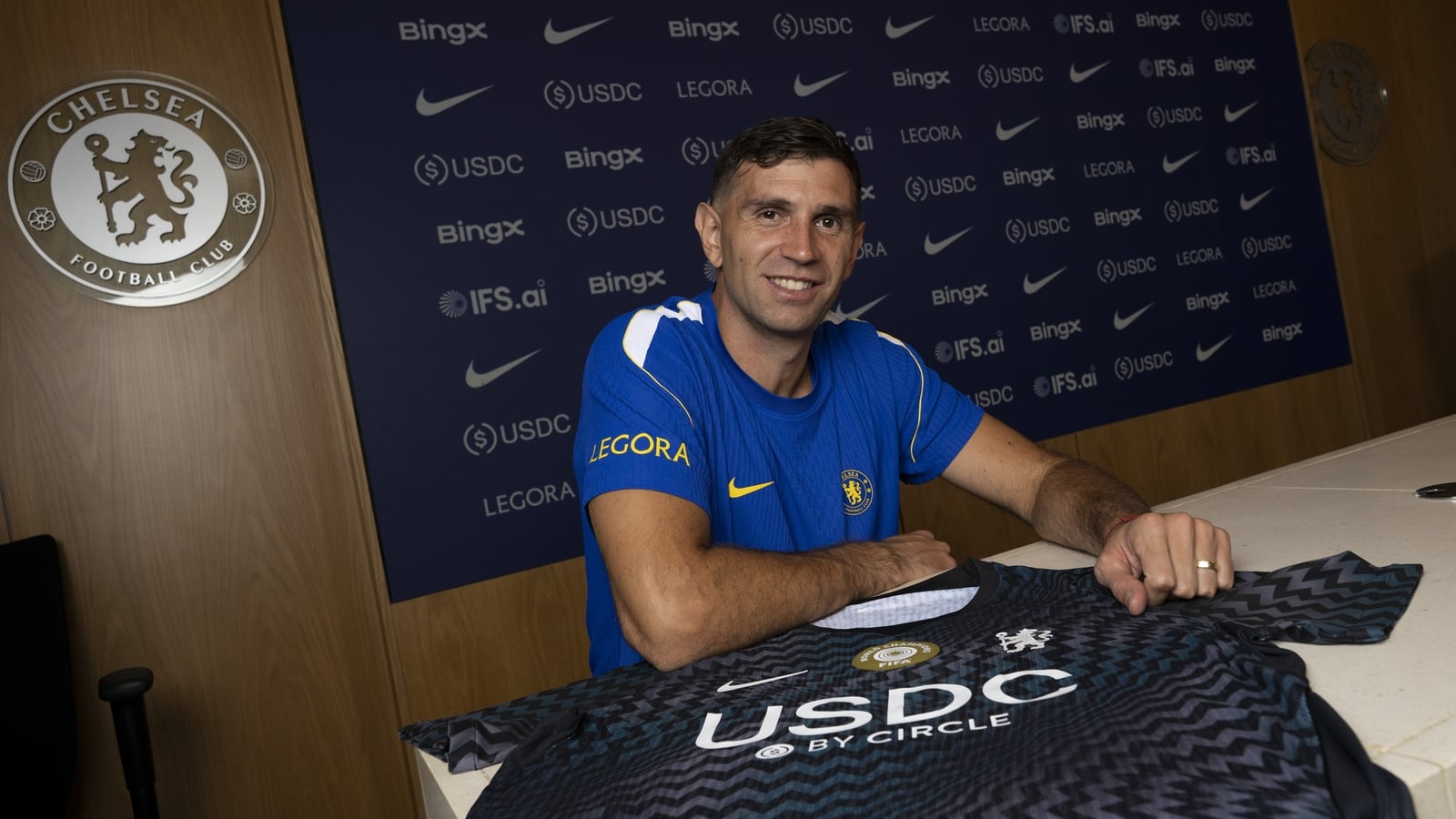 Martinez completes £7.5m Chelsea move from Aston Villa