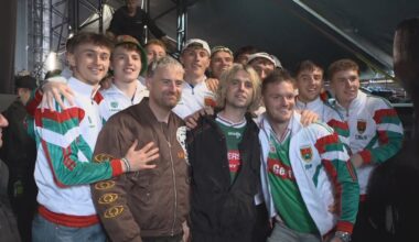 Watch: Mayo football team on stage with Saw Doctors at EP