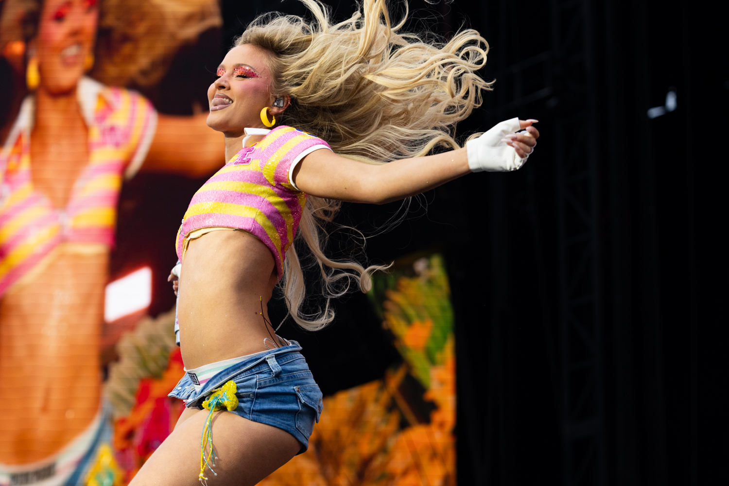 Zara Larsson dazzles audiences with lively Lollapalooza set   