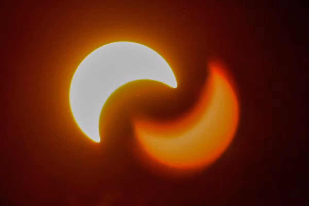 An example of a solar eclipse photo taken with a filter