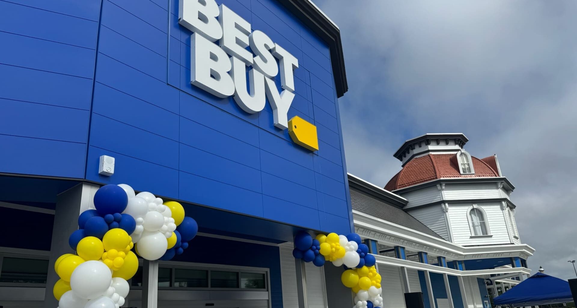 Best Buy will outperform as more consumer products integrate AI, Truist says