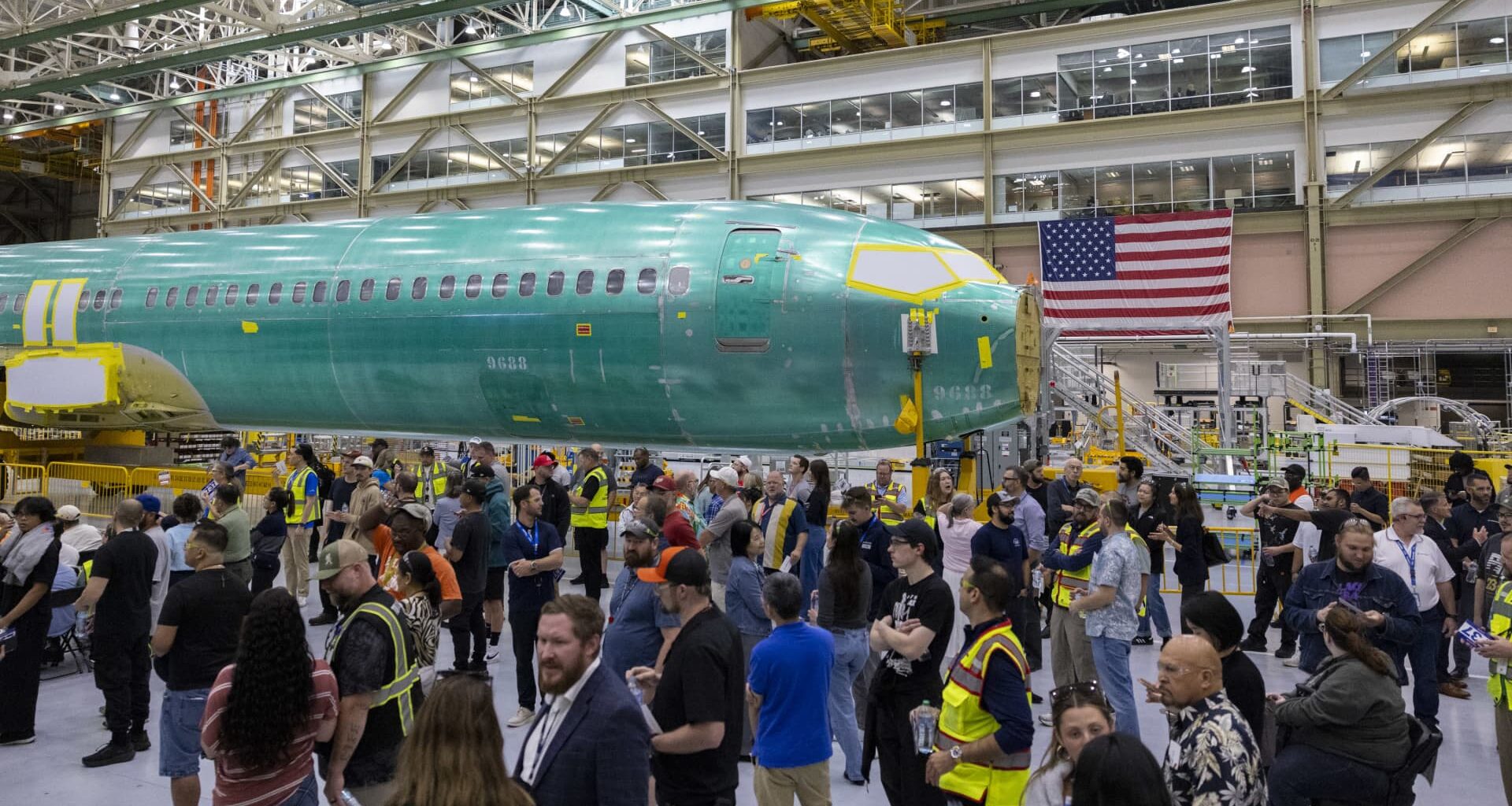 United needs to decide what to do with its old Boeing 737 Max 10 seats