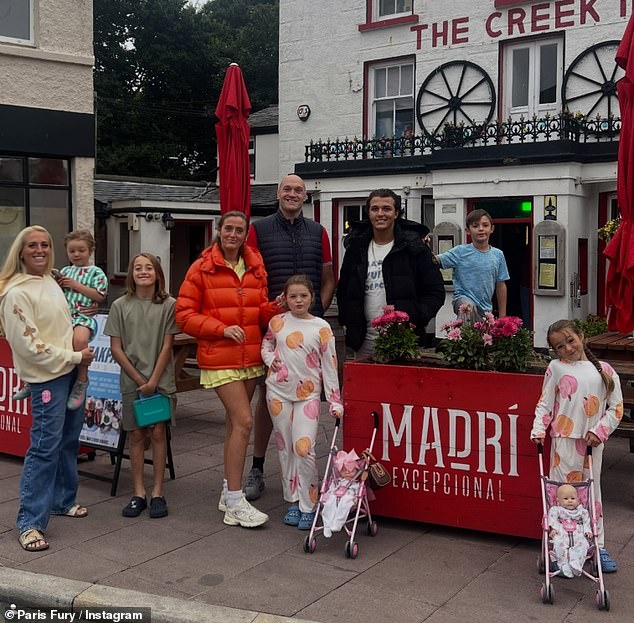 Venezuela Fury and husband Noah Price reunited with her family on the Isle Of Man over a pub lunch. Venezuela was joined by her parents and siblings Athena, five, Valencia, eight, Prince Rico, two, Prince Adonis, seven
