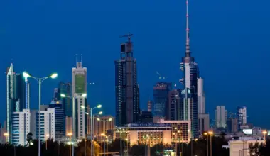 Fitch Affirms Kuwait at 'Aa-', Outlook 'Stable'