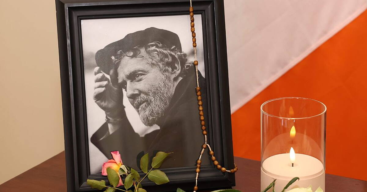 Funeral to take place for ‘trailblazer’ Glen Hansard