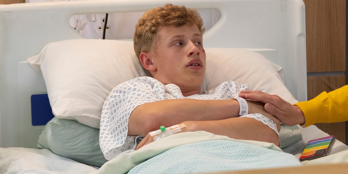 Coronation Street's Dylan left with big decision after shock hospital scenes