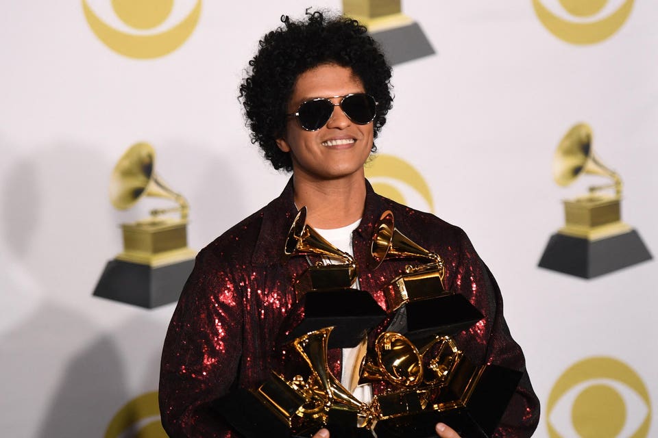 TOPSHOT-US-ENTERTAINMENT-MUSIC-GRAMMY-PRESSROOM