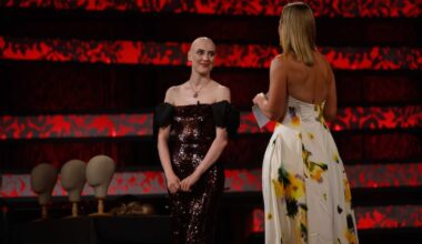 Rose of Tralee winner Caoilfhinn Ní Choiligh hopes to go without wig more often – The Irish Times