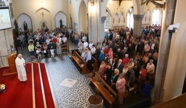 Hundreds gather in vigil for family injured in M9 crash