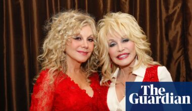 Dolly Parton’s sister reveals singer offered to test experimental cancer drugs before she died | Dolly Parton