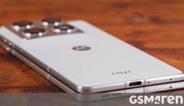Motorola's Razr Fold is finally on its way to Verizon