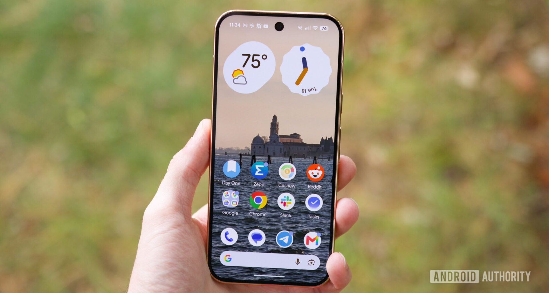 Home screen on the Pixel 11 Pro.