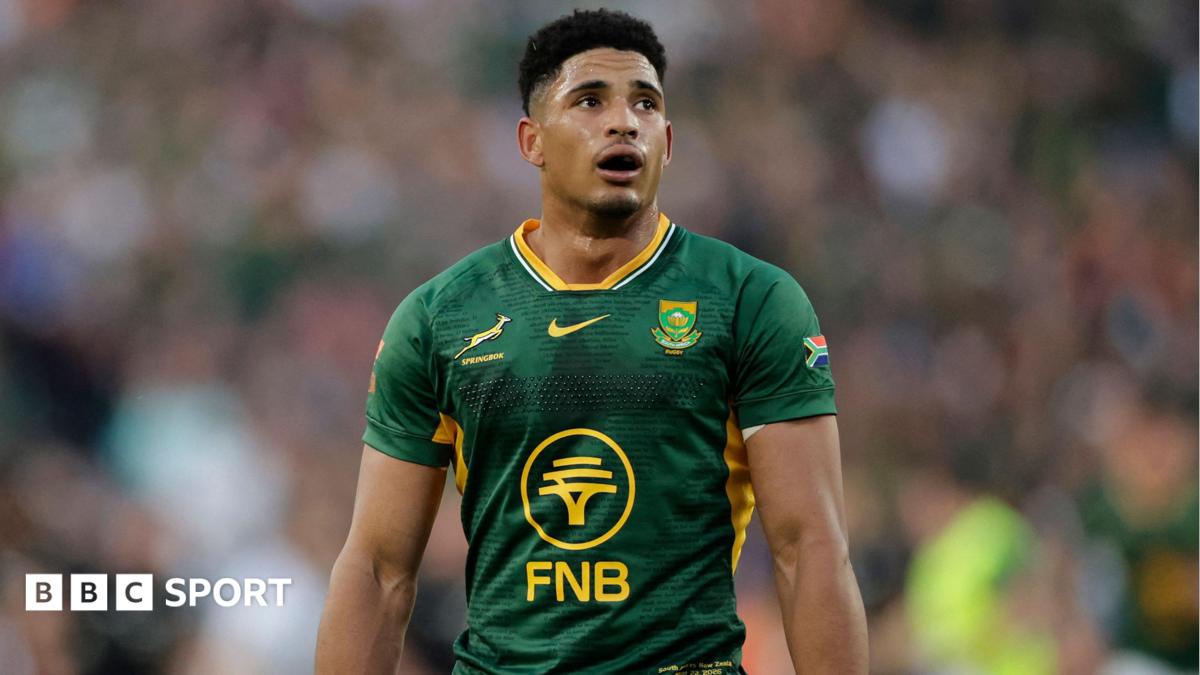 Sacha Feinberg-Mngomezulu is stripped of possession by New Zealand