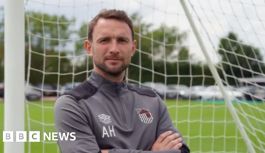 Mark Hughes' son died of sudden adult death syndrome - BBC