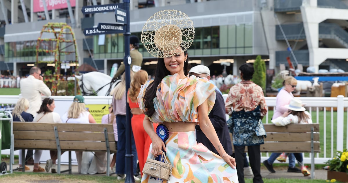 Dublin woman scoops €10,000 Best Dressed prize at Dublin Horse Show – The Irish Times