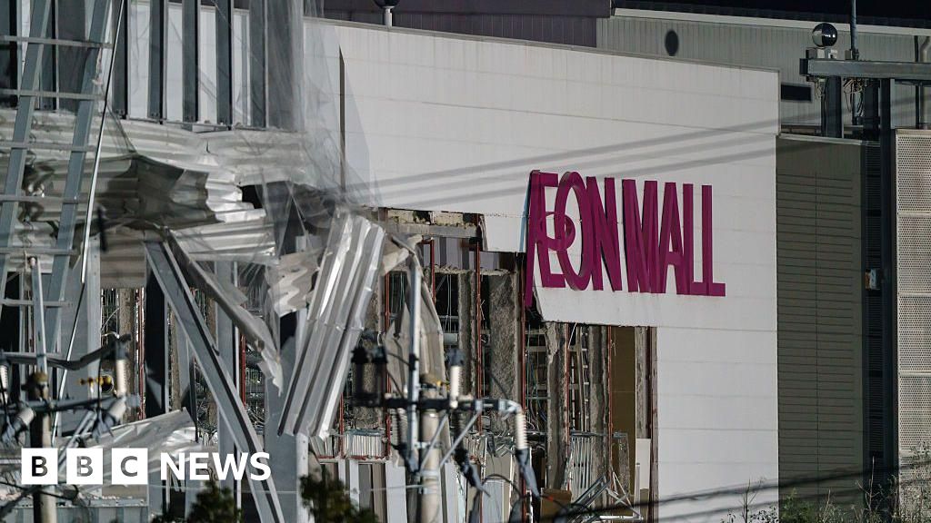 Japan earthquake: Two workers killed in Aeon Mall blast after re-entering on boss' order - BBC