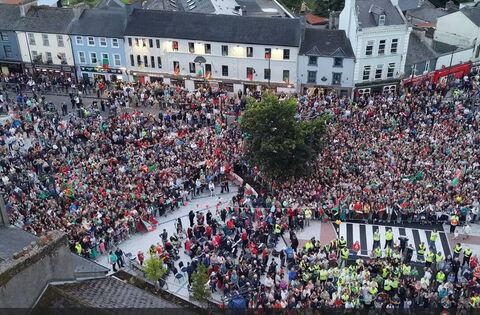 Drone images capture the extent of the crowd welcoming the All-Ireland heroes to Ballaghaderreen - News
