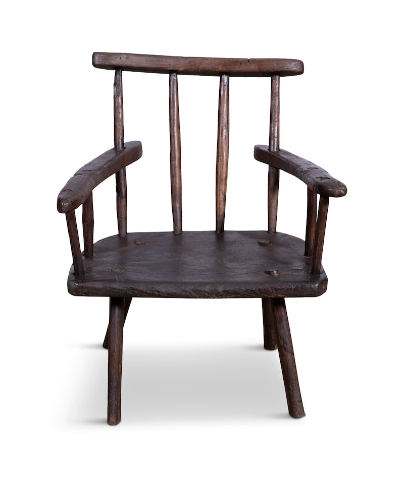 Stained oak hedge chair (€800-€1,200), Adam's Vernacular Furniture auction
