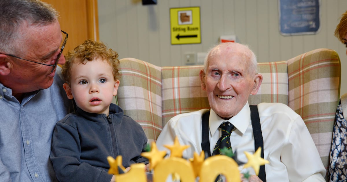 Oldest All-Ireland winning hurler Jimmy Lynam dies aged 100 in his native Cork – The Irish Times