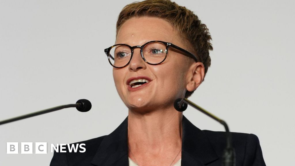 Labour's Bev Craig elected new Mayor of Greater Manchester - BBC