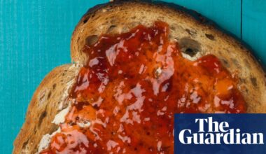 Sweetener used in chewing gum and jam linked to strokes and heart attacks | Health