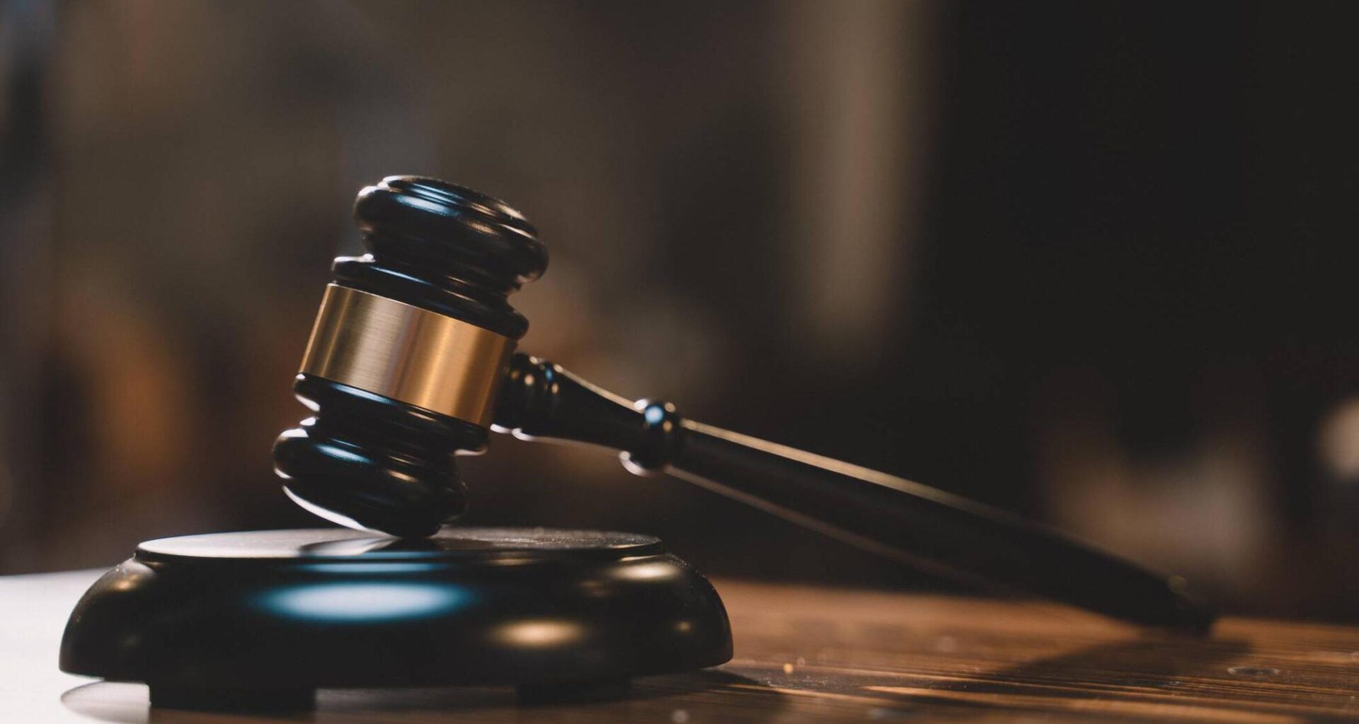 Man accused of smashing bus windscreen in Cork with his head is remanded in custody