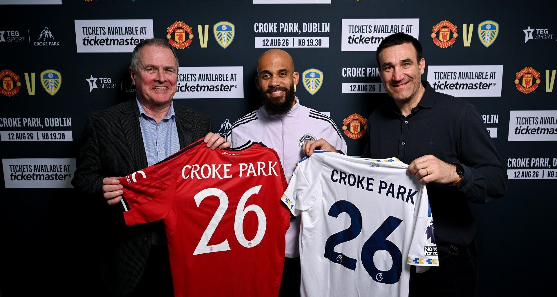 Manchester United player Bryan Mbuemo (centre) ahead of the pre-season fixture against Leeds United at Croke Park on August 12th. Pic: David Fitzgerald/Sportsfile