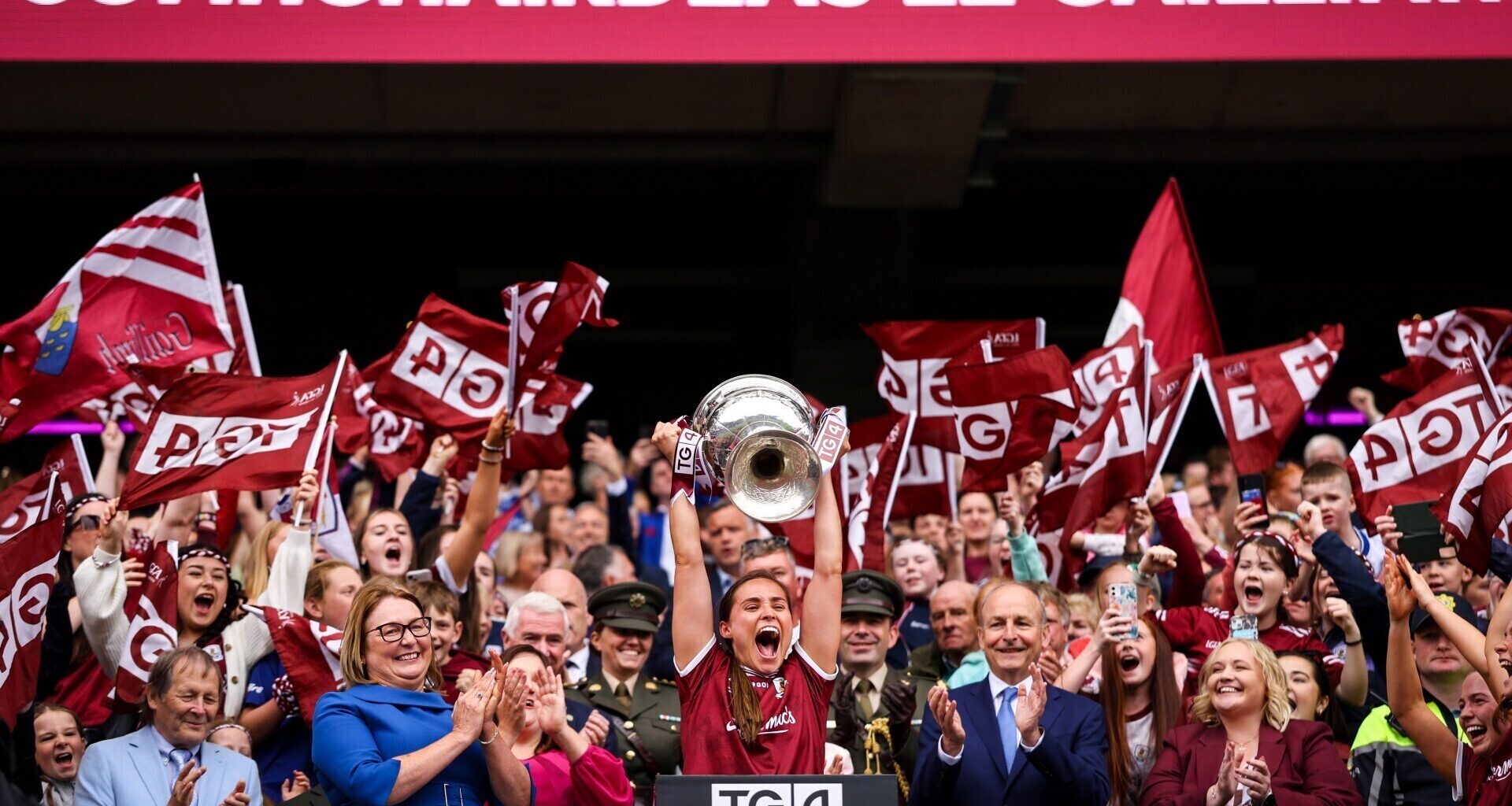 Galway's Kate Geraghty lifts the Brendan Martin Cup. Pic: Ben Brady/Inpho