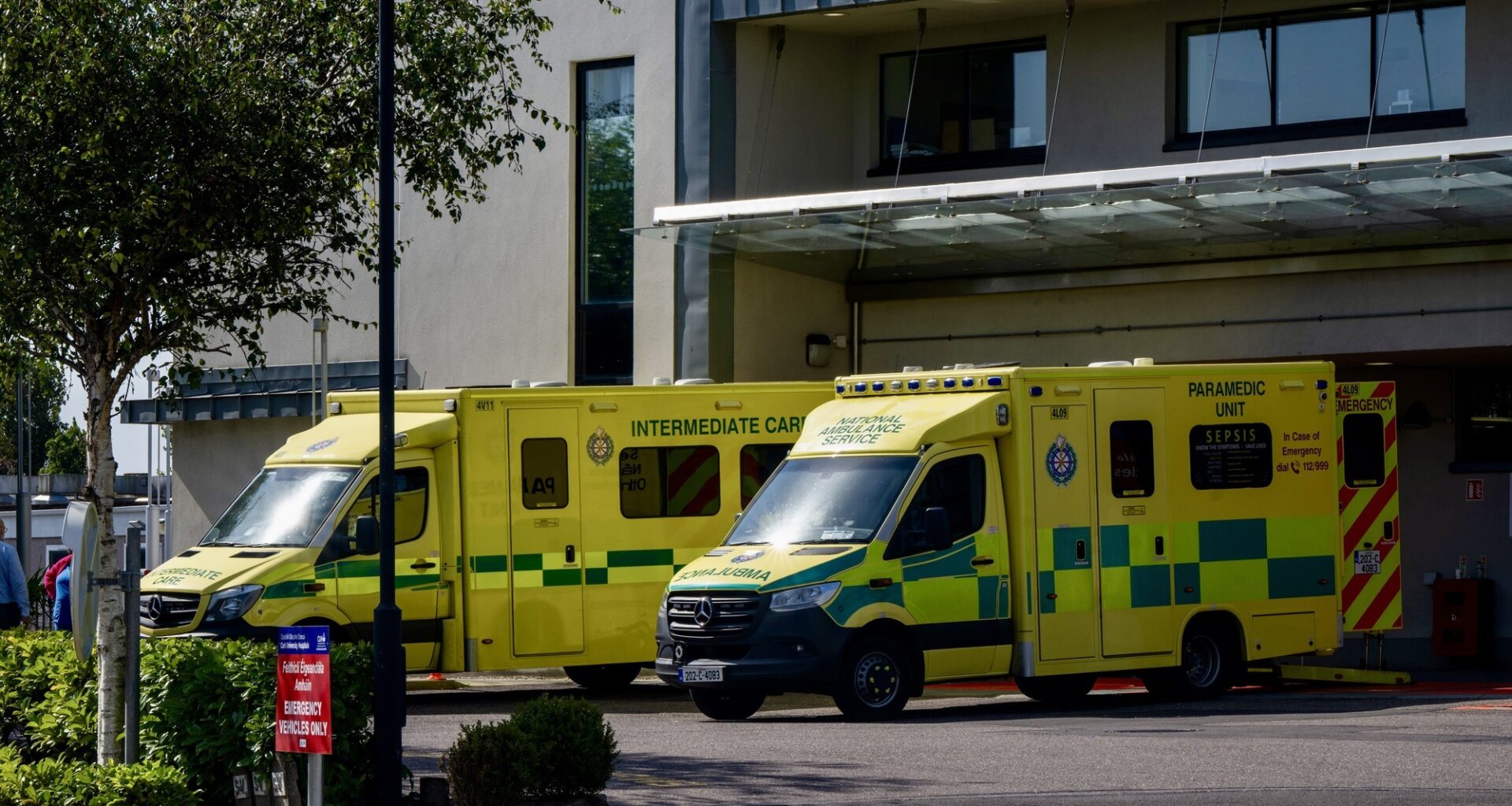 CUH boss says hospital is 'unsafe' as over 1,000 roles vacant