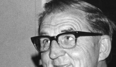 Edmund Van Esbeck was a giant of journalism whose influence transcended the rugby pages – The Irish Times