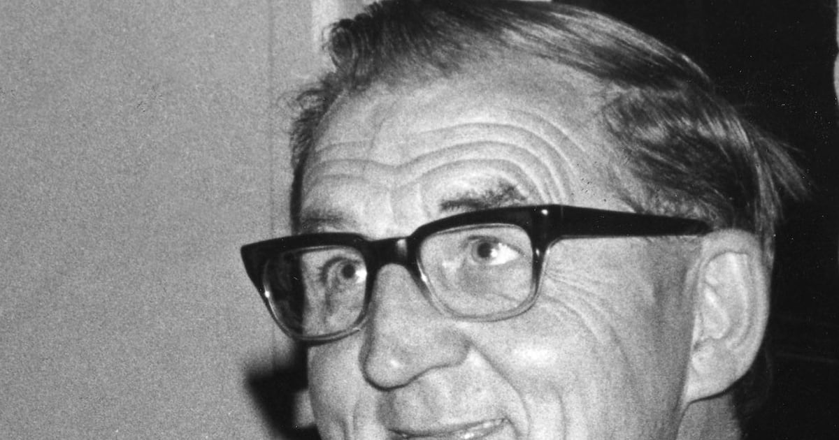 Edmund Van Esbeck was a giant of journalism whose influence transcended the rugby pages – The Irish Times