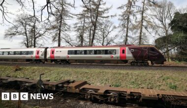 CrossCountry train services resume after outage - BBC