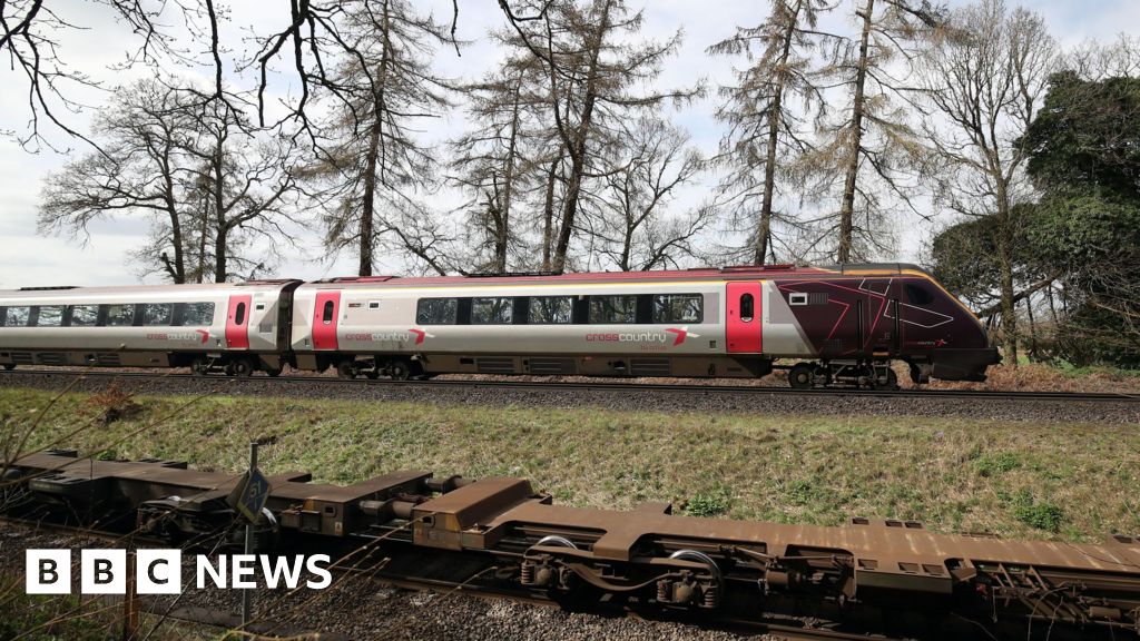 CrossCountry train services resume after outage - BBC