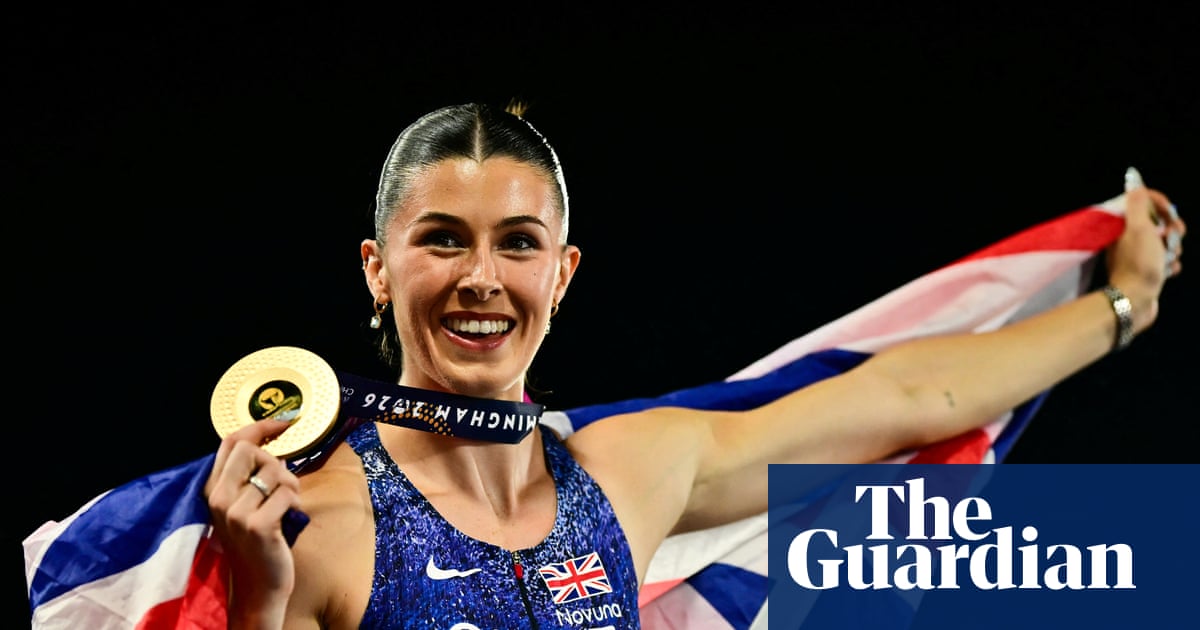 Quicksilver Amy Hunt flies to glorious golden double with 200m triumph | European Athletics Championships