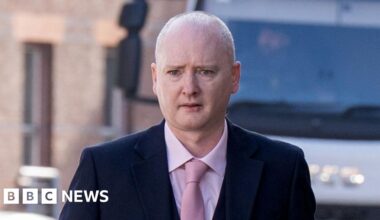 Snooker champion Graeme Dott guilty of child abuse - BBC