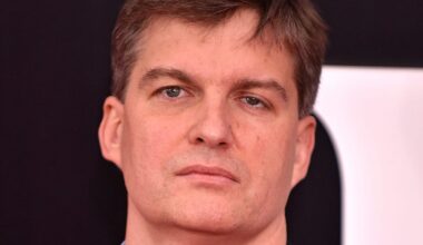 'Big Short' Michael Burry Bets Against AI Stars Oracle, Nebius