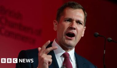Reform UK benefits ban for foreign nationals would include EU citizens - BBC