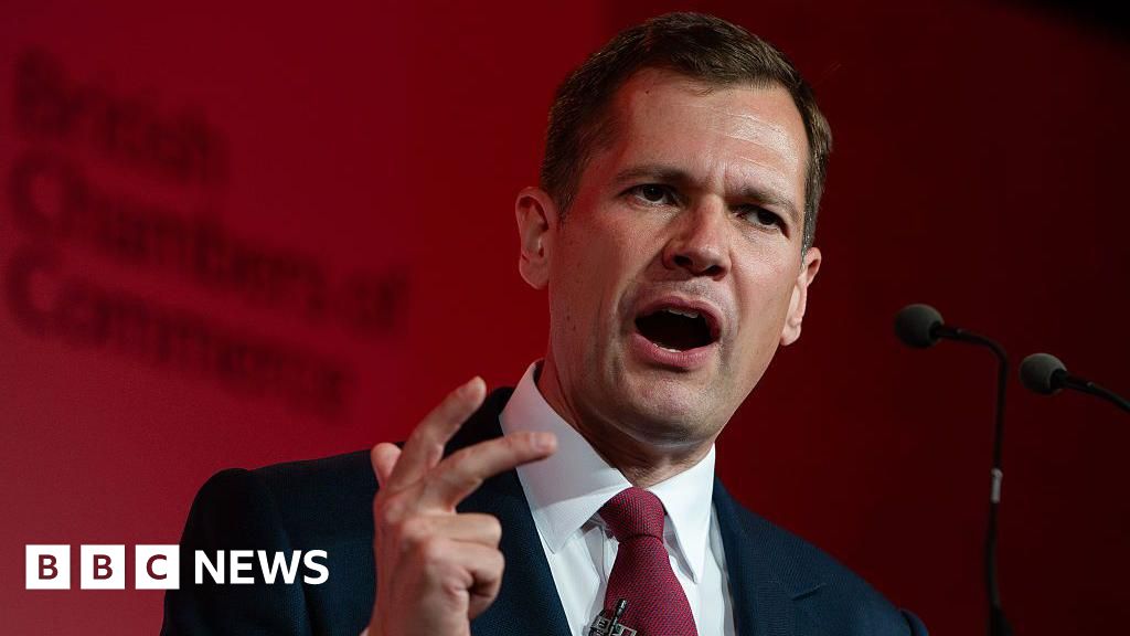 Reform UK benefits ban for foreign nationals would include EU citizens - BBC