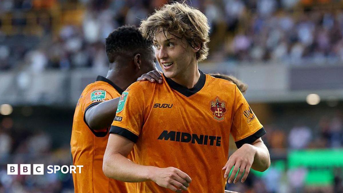 EFL Cup: Wolverhampton Wanderers 3-0 Port Vale: Victory for Cesar Peixoto in first game