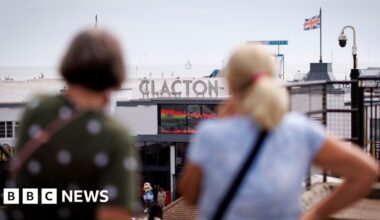 Clacton by-election polls close as Farage bids to become MP again - bbc.com