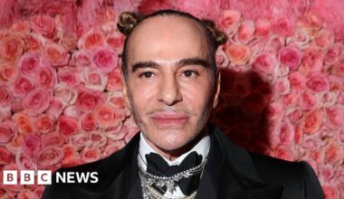 John Galliano exhibition at New York's Met cancelled after backlash - bbc.com