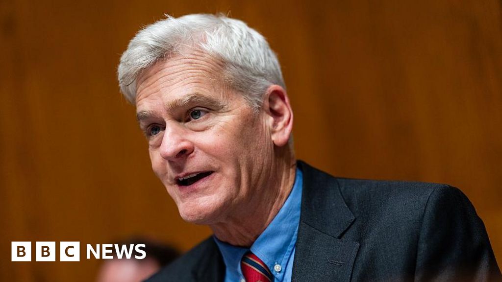 Republican Lisa Murkowski opposes Todd Blanche nomination for attorney general - BBC