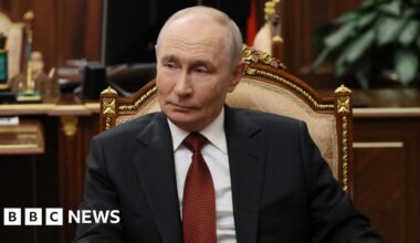 Russia ramps up rhetoric but wants to avoid war with Nato, Western officials say - BBC