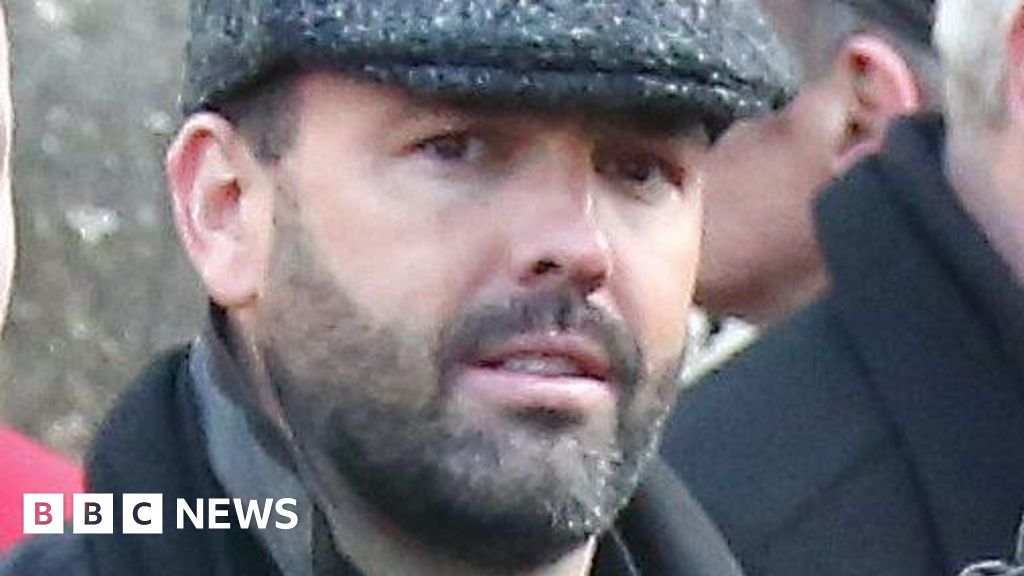 Irish government jet leaves for UAE for Kinahan extradition - BBC