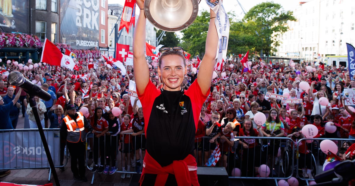 Crowds line the streets of Cork to welcome All-Ireland camogie champions home – The Irish Times